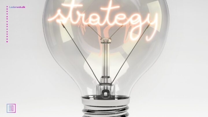 En elpære, hvor der i gløderøret står 'strategy'.