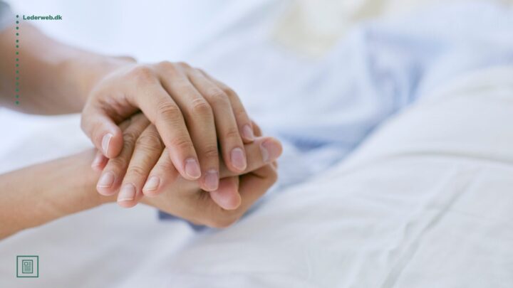 to der holder i hånd