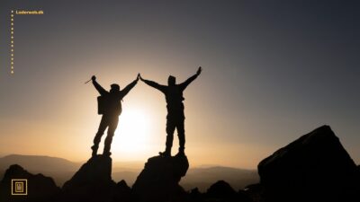 to personer på toppen